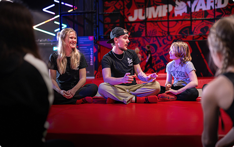 familjeaktivitet på JumpYard Karlstad
