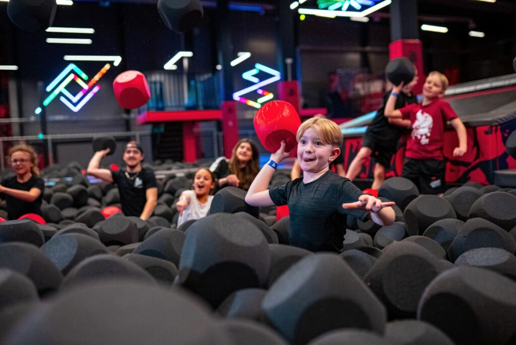 förenigsaktiviteter på JumpYard i Norrköping, i foam pit