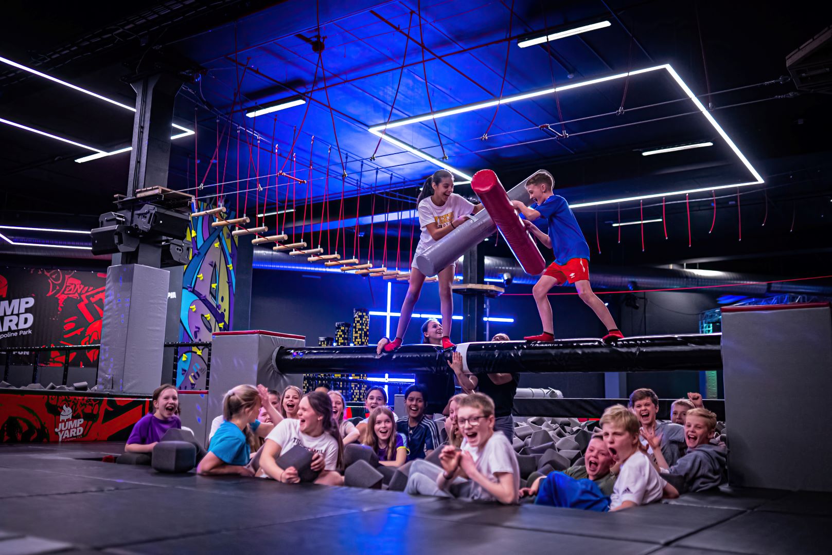 skolklass på JumpYard